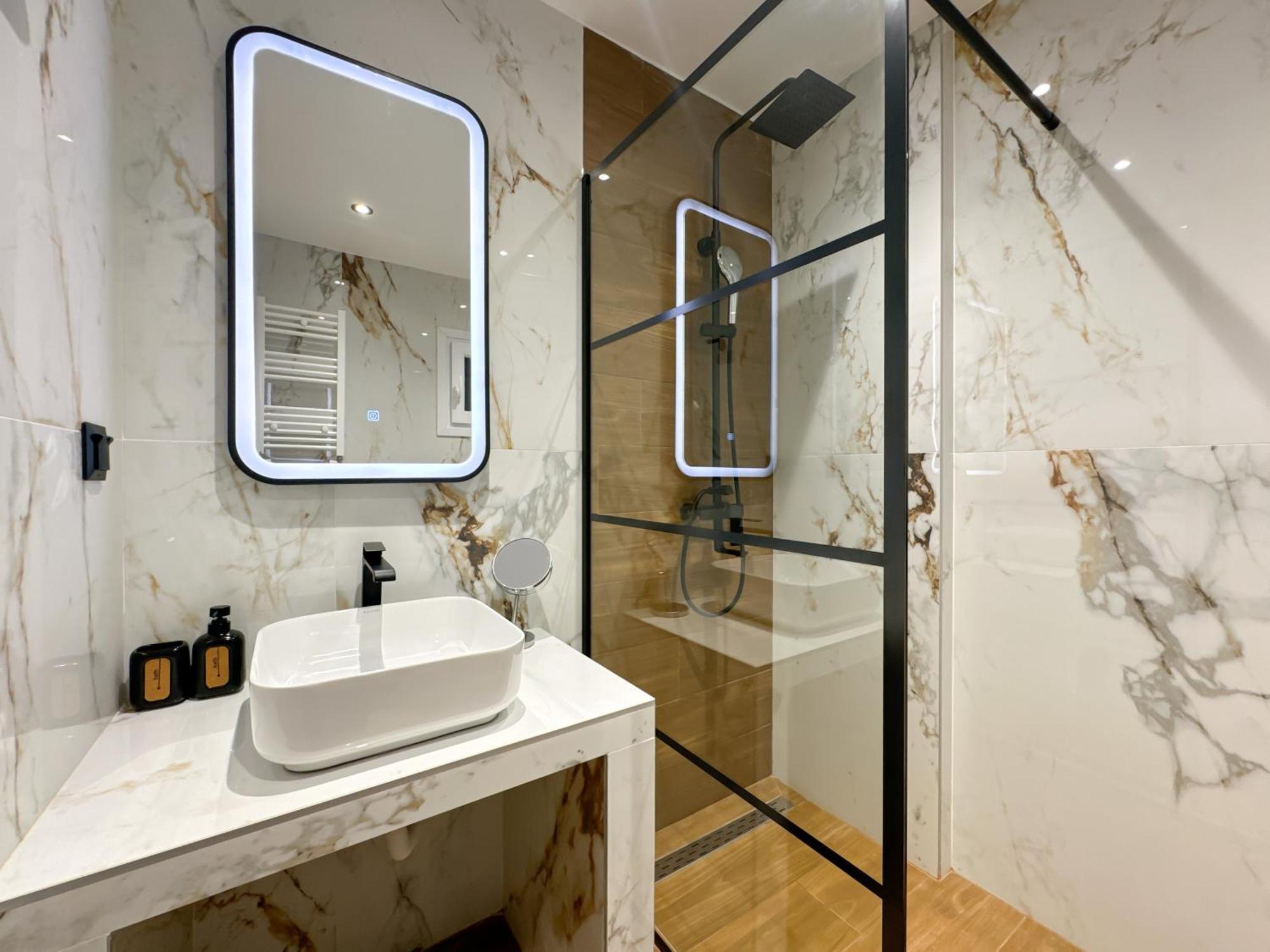 Luxury Downtown Apartment D1 Thessaloniki Buitenkant foto